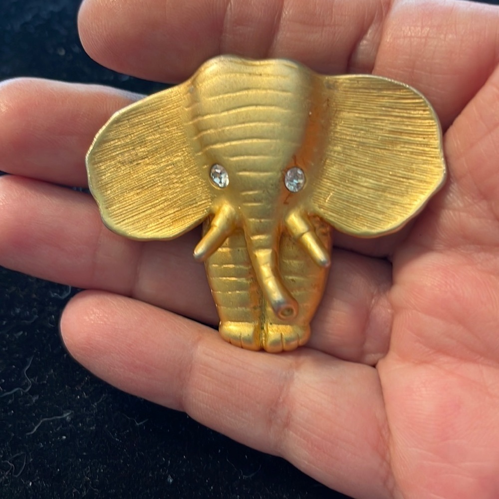 Vtg Norma Jean Gold Tone Elephant Pendant. P/A
